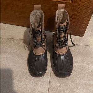 G.H. Bass & Co. Black and Tan Winter Boots